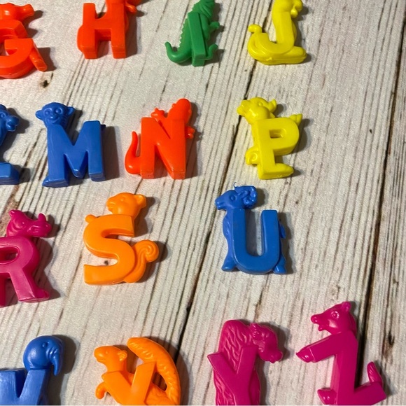 VTG Plastic Blowmold Zoo Animal Alphabet 23 Letters 3" Incomplete Set Hong Kong - Picture 8 of 9